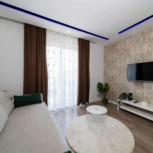 Modern And Central Near Beach In The Heart Of Анталья