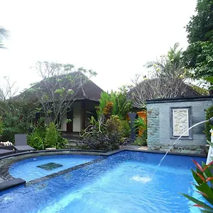 Loka Sari And Pensión